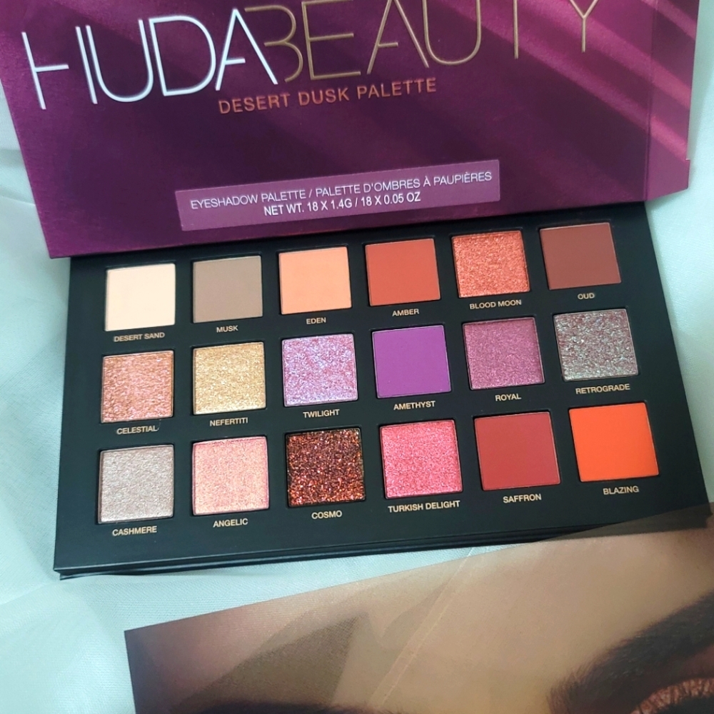Huda Beauty Desert Dusk Palette.